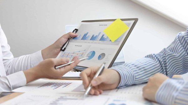 Collaborer avec un expert comptable à Levallois-Perret : Une décision judicieuse pour votre entreprise